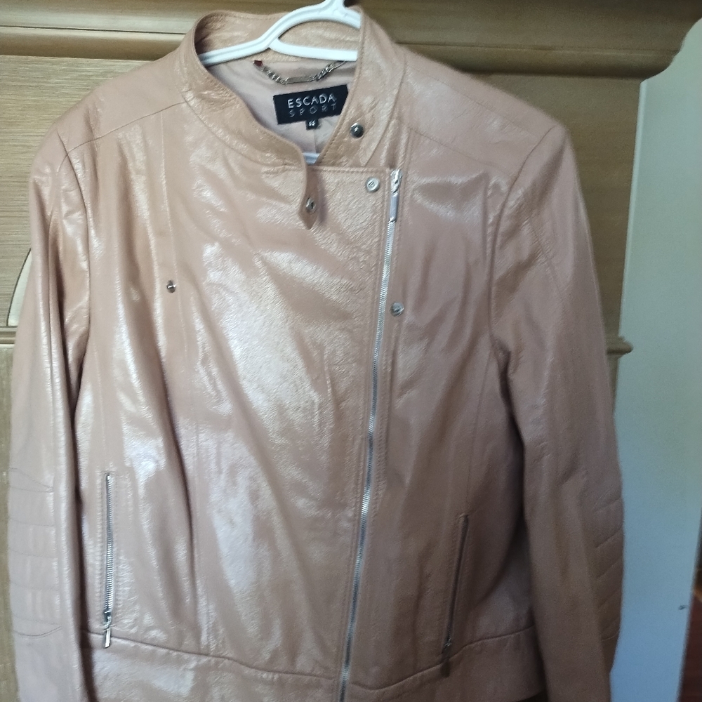 Escada Women's Tan Leather Jacket.Only Worn a Few times.
